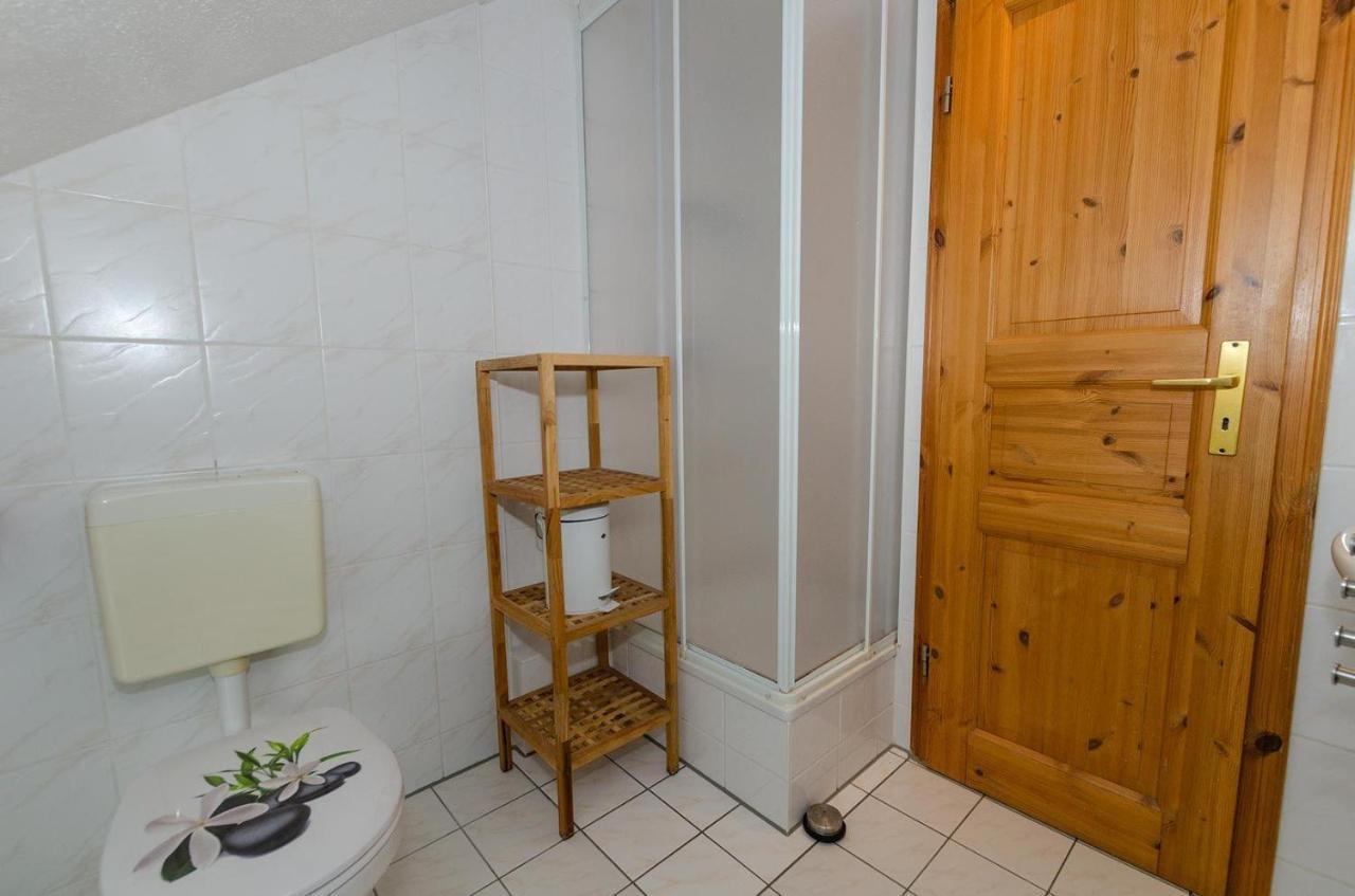 3-R-Ferienwohnung-Fuer-3-Personen-In-Schaprode-Auf-Ruegen-Zi4 Luaran gambar
